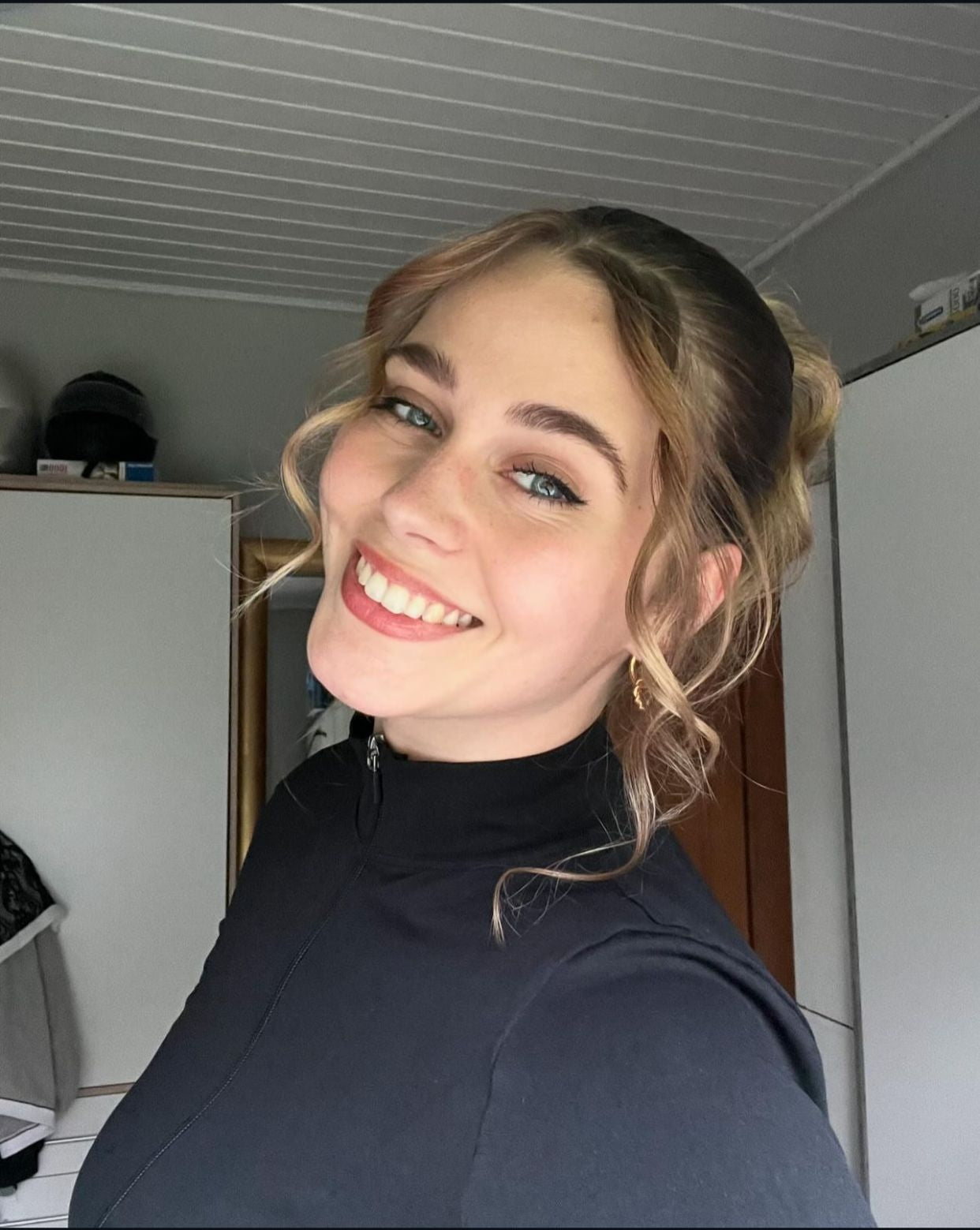 <em><strong>Liza V.</strong></em>